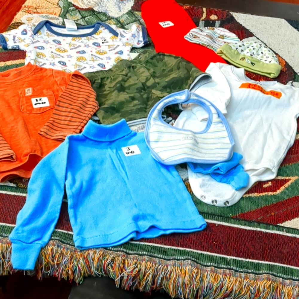 Infant boy 9 items Newborn to 18 mo (1 price)